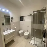 Apartment House 1826 In The Marine Heart Of *