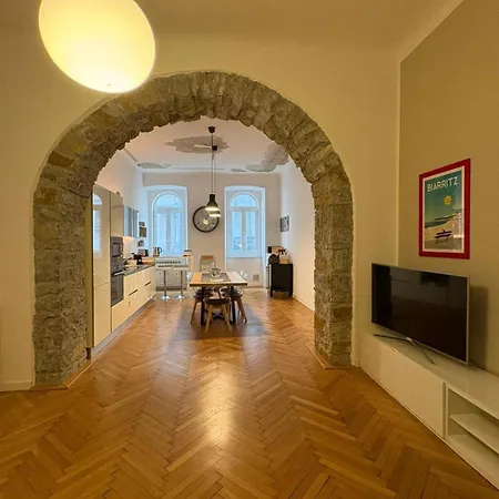 House 1826 In The Marine Heart Of Apartment