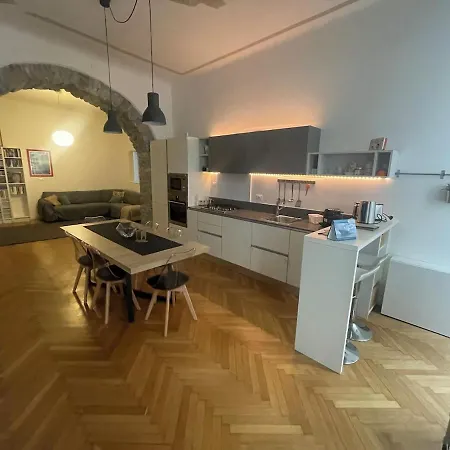 House 1826 In The Marine Heart Of * Trieste