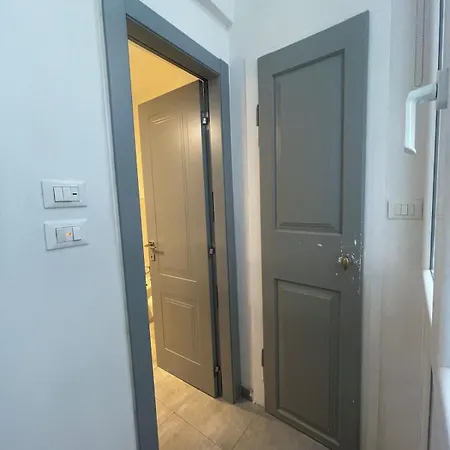 Apartment House 1826 In The Marine Heart Of *